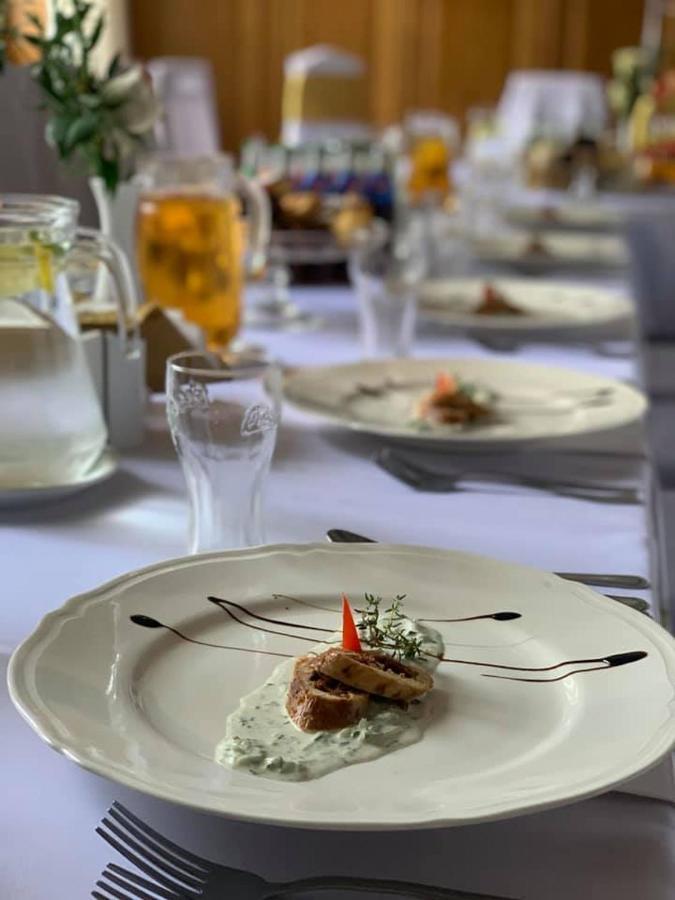 نوفه تارخ Restauracja Noclegi Ruczaj المظهر الخارجي الصورة